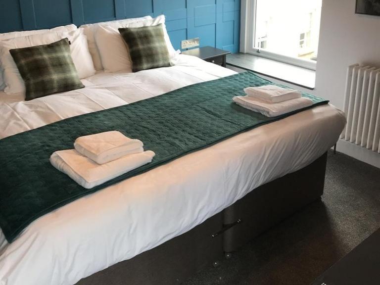16号酒店 锡厄姆 客房 照片 A bed runner